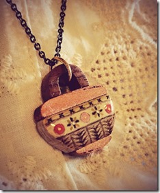 marchbag_necklace